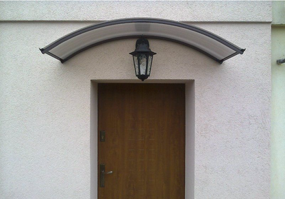 marquise porte d'entrée moderne  ALU anthracite ARCUS 158x90 polycarbonate cellulaire anthracite.