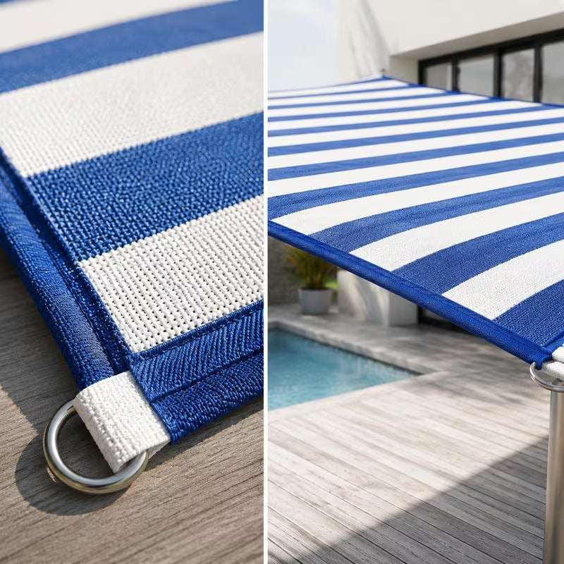 toile d'ombrage triangulaire bleu et blanc